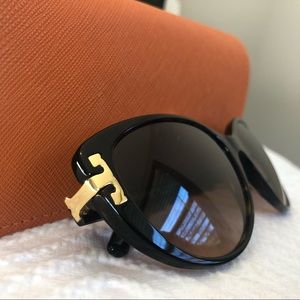 Tory Burch Sunglasses - Tortoise
